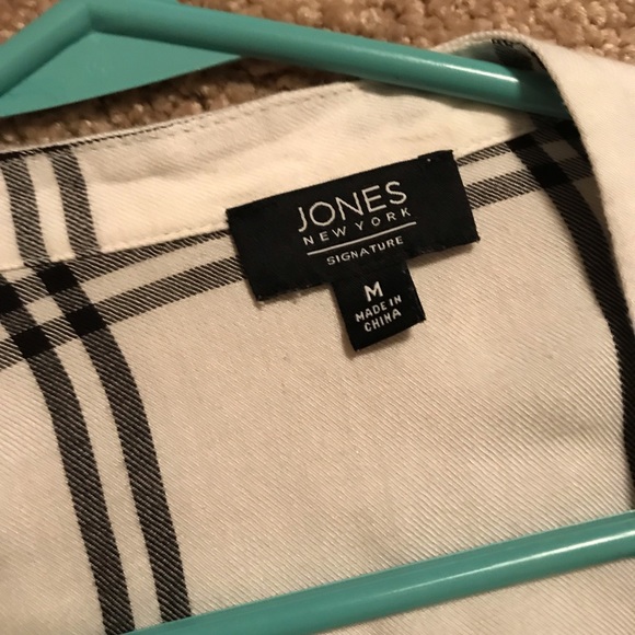 button up - Picture 2 of 2